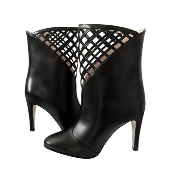 Gucci Women's Black‎ Plume Calfskin Leather Lattice Cutout Boots Size EU 39.5 - Picture 2 of 11